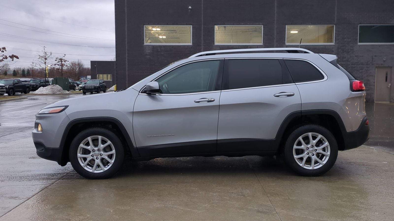 Thumbnail: 2016 Jeep Cherokee - 2