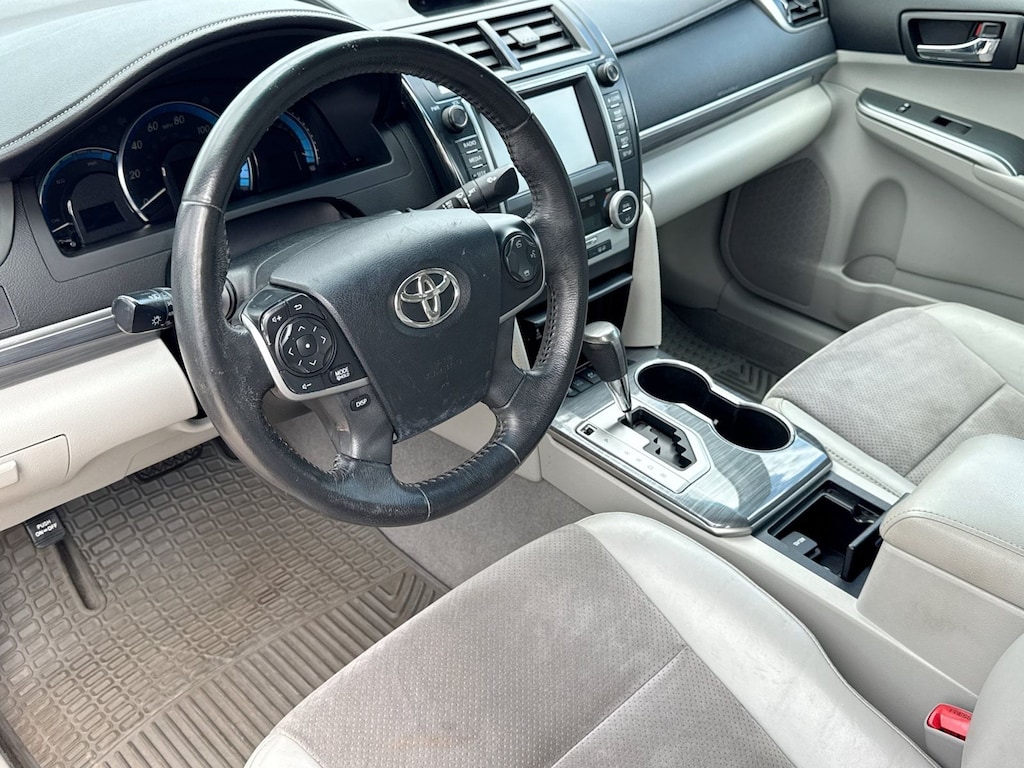 Used 2012 Toyota Camry Hybrid XLE Sedan
