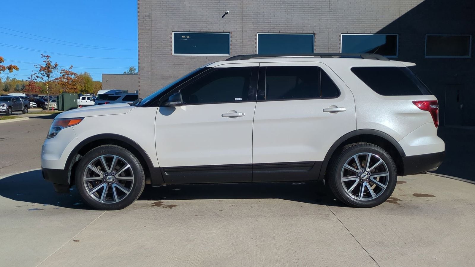 Thumbnail: 2015 Ford Explorer - 2