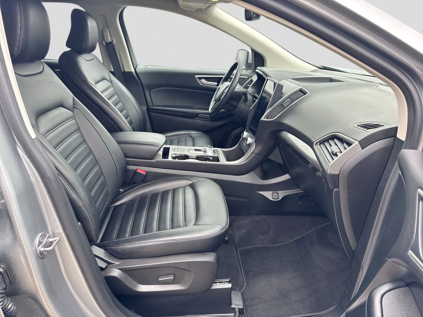 Thumbnail: 2023 Ford Edge - 7