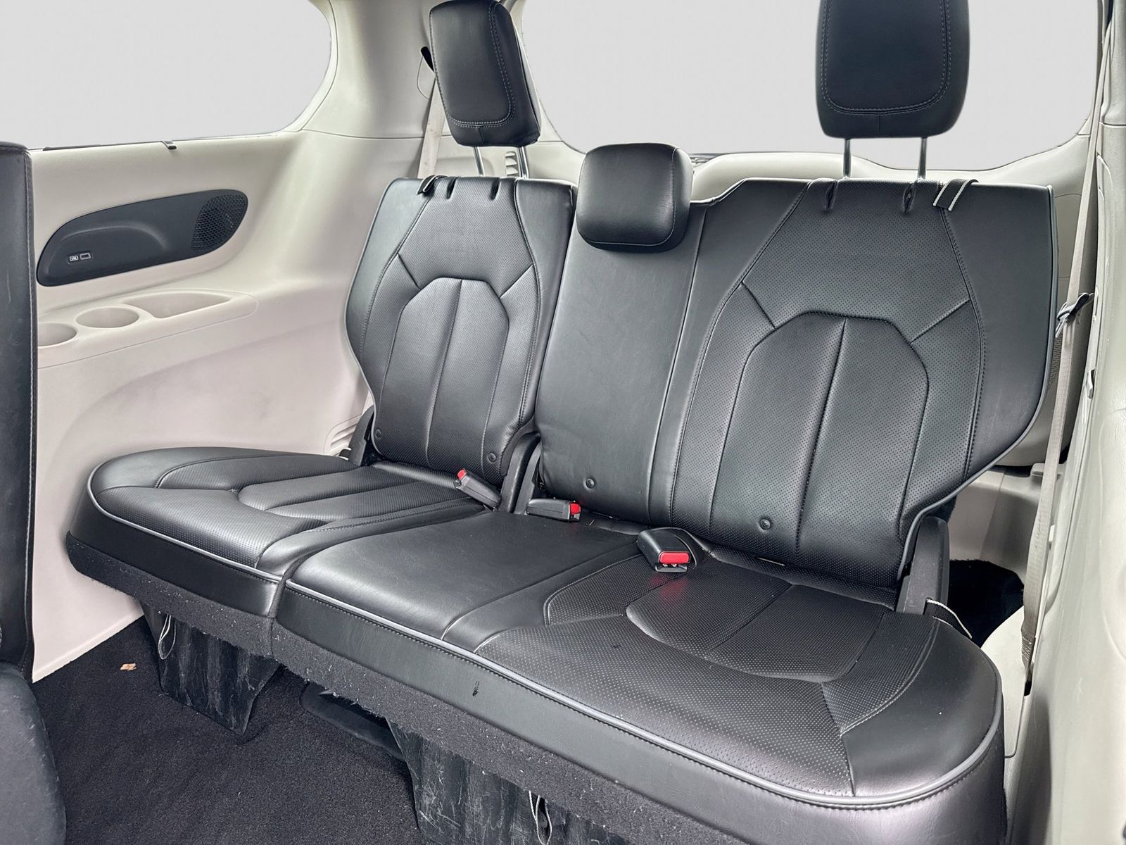 Thumbnail: 2018 Chrysler Pacifica - 27