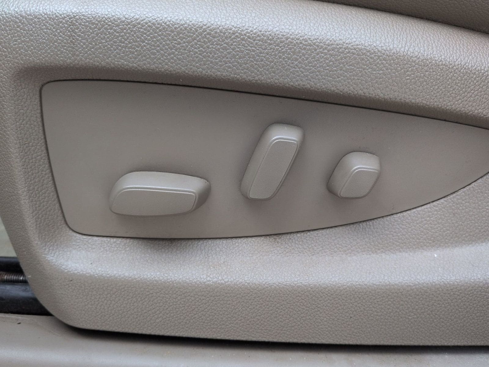 Thumbnail: 2015 Chevrolet Suburban - 20