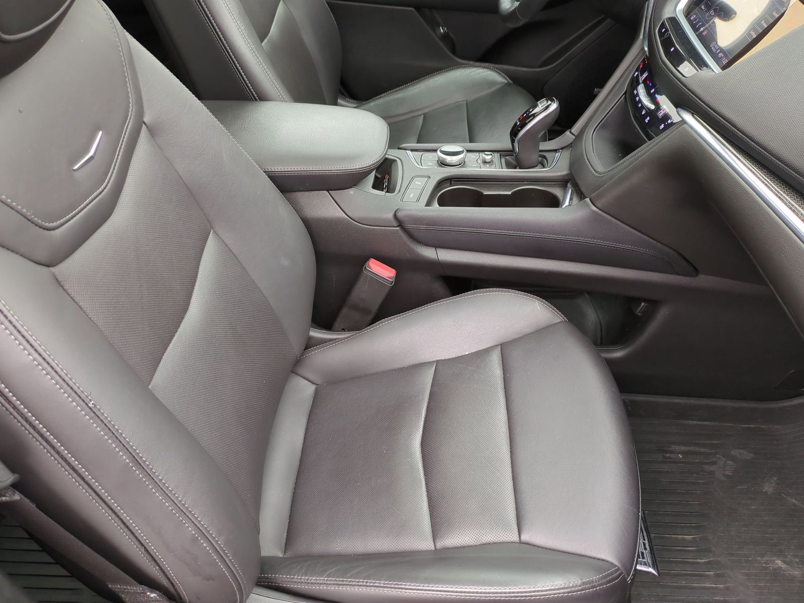 Thumbnail: 2021 Cadillac XT5 - 24