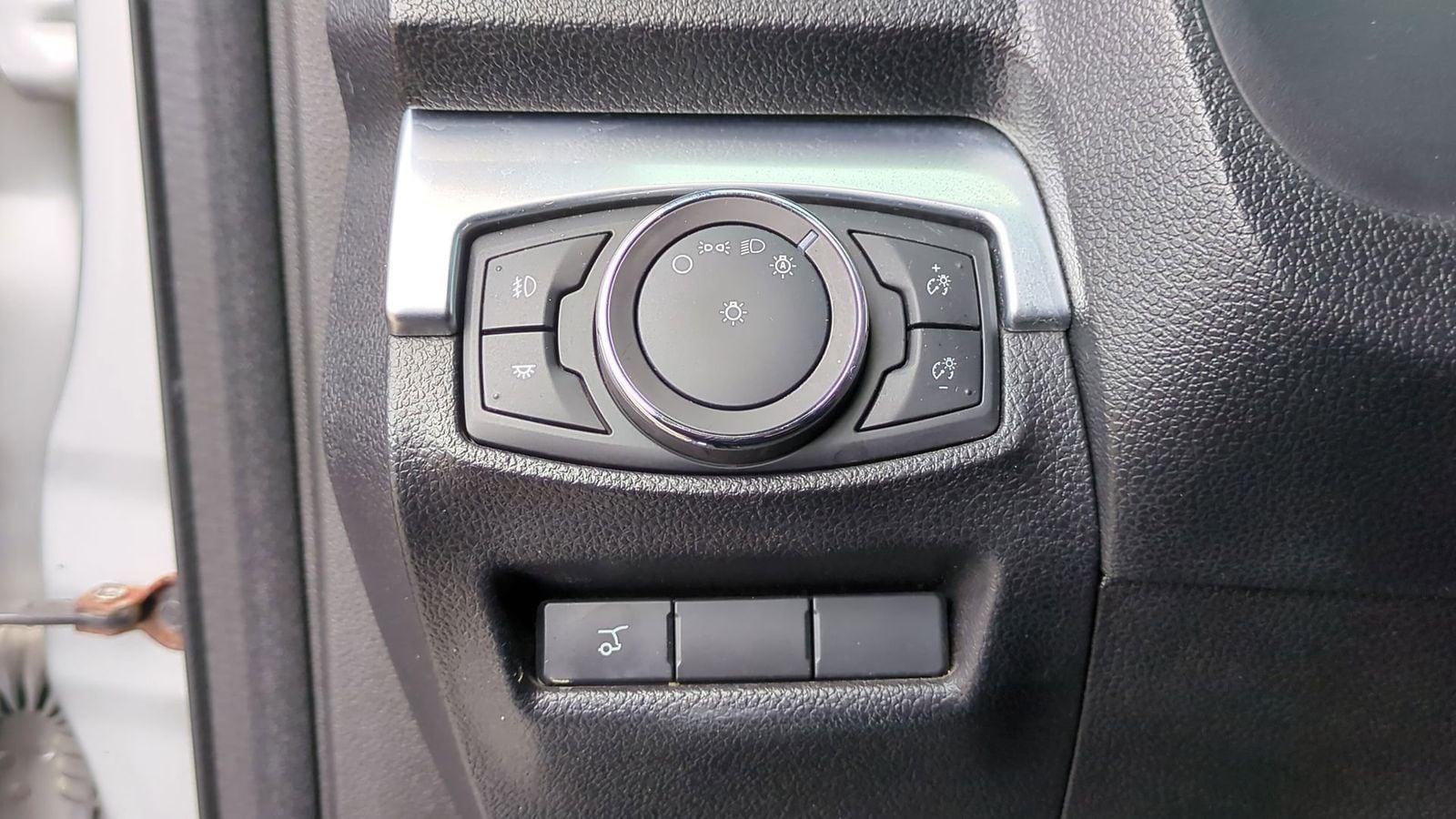 Thumbnail: 2018 Ford Explorer - 23