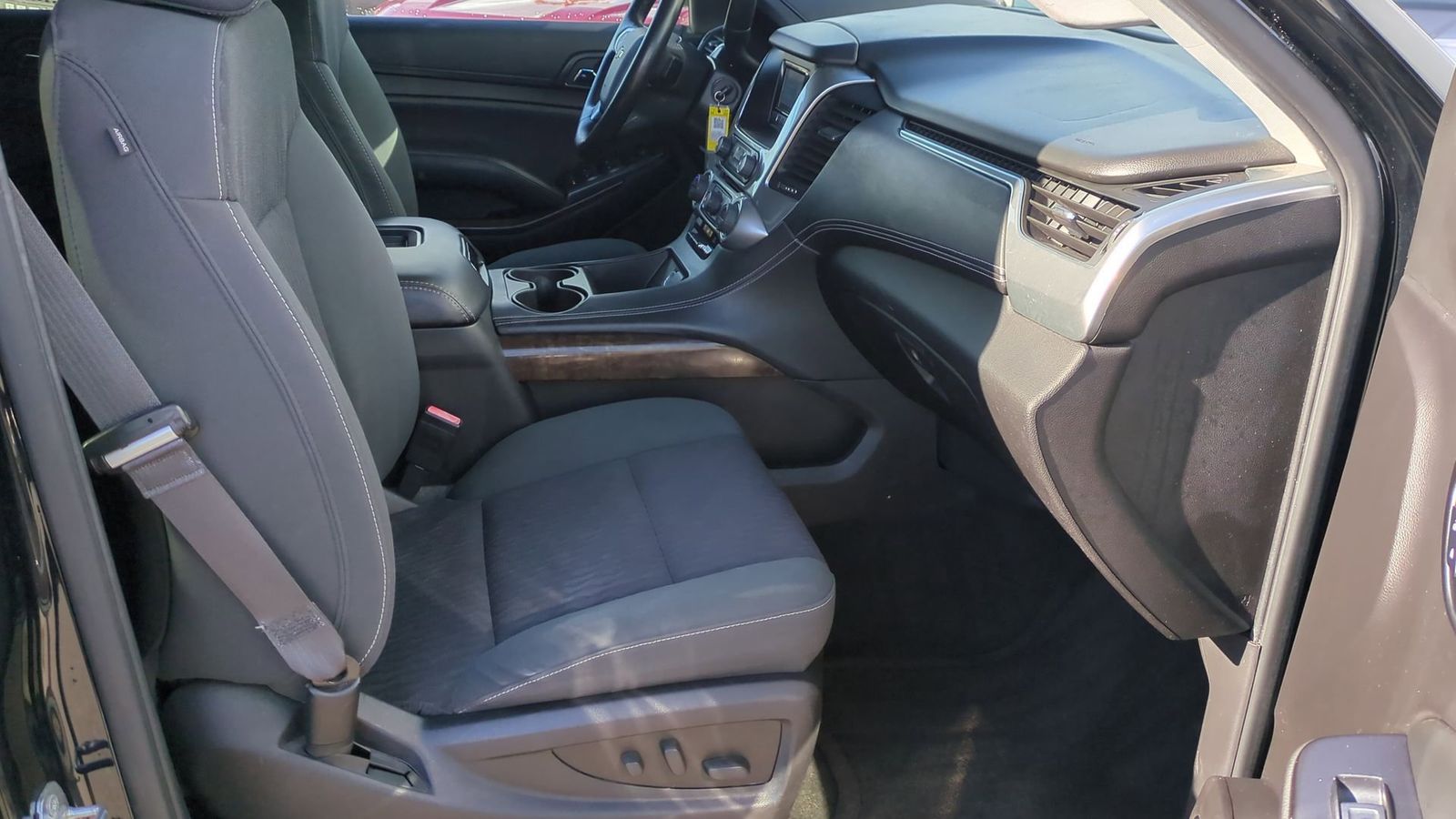 Thumbnail: 2015 Chevrolet Tahoe - 20