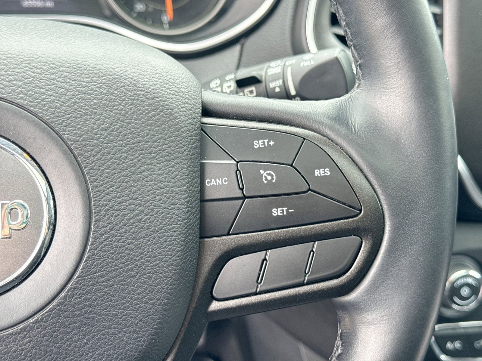 Thumbnail: 2019 Jeep Cherokee - 28