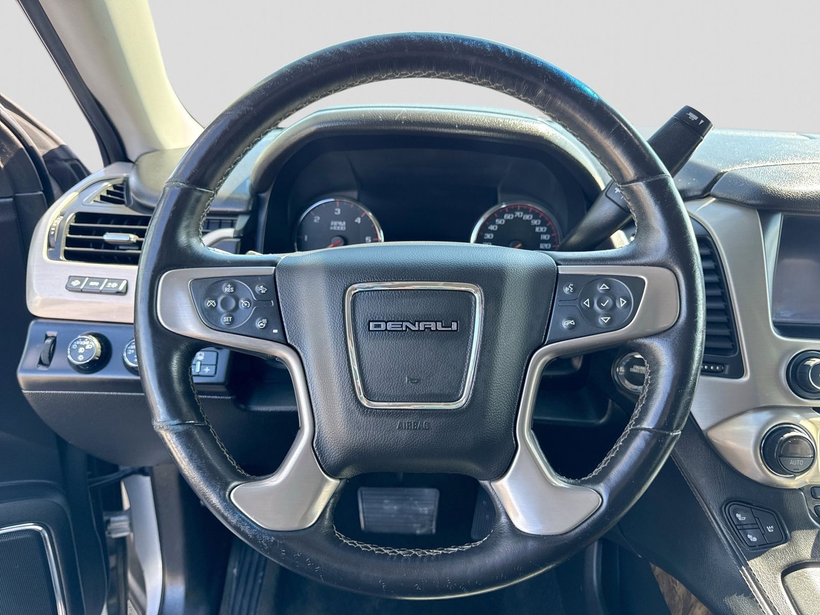 Thumbnail: 2016 GMC Yukon - 29