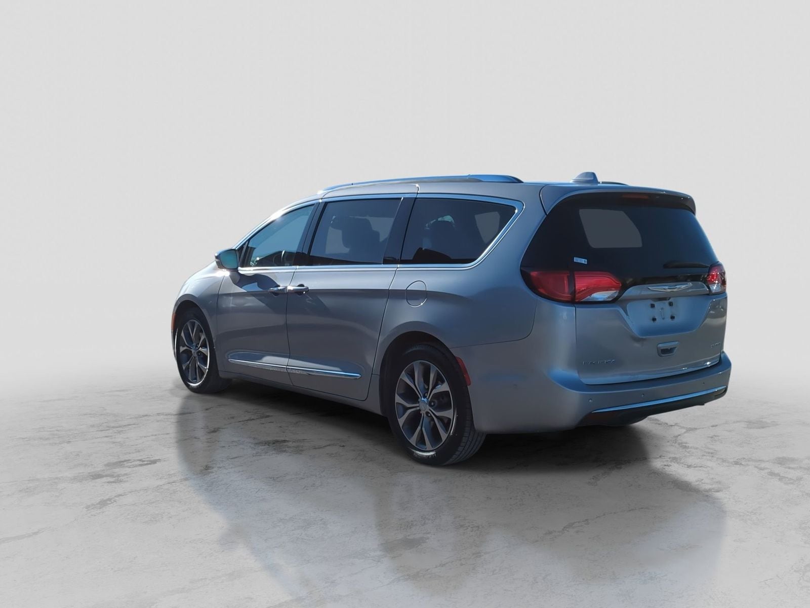Thumbnail: 2017 Chrysler Pacifica - 5