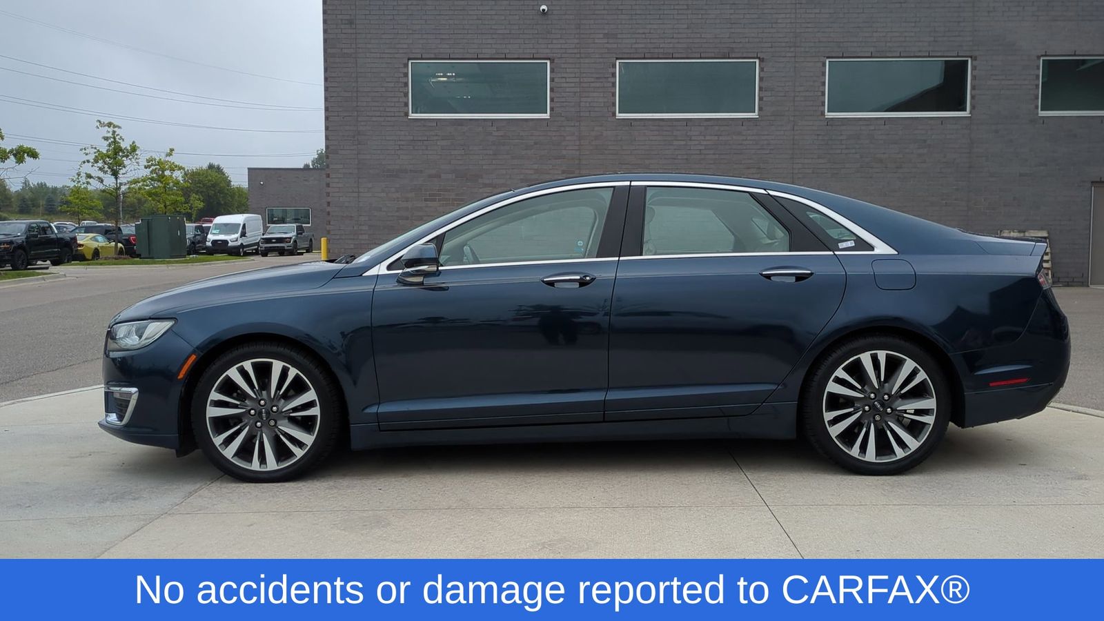 Thumbnail: 2017 Lincoln MKZ - 2