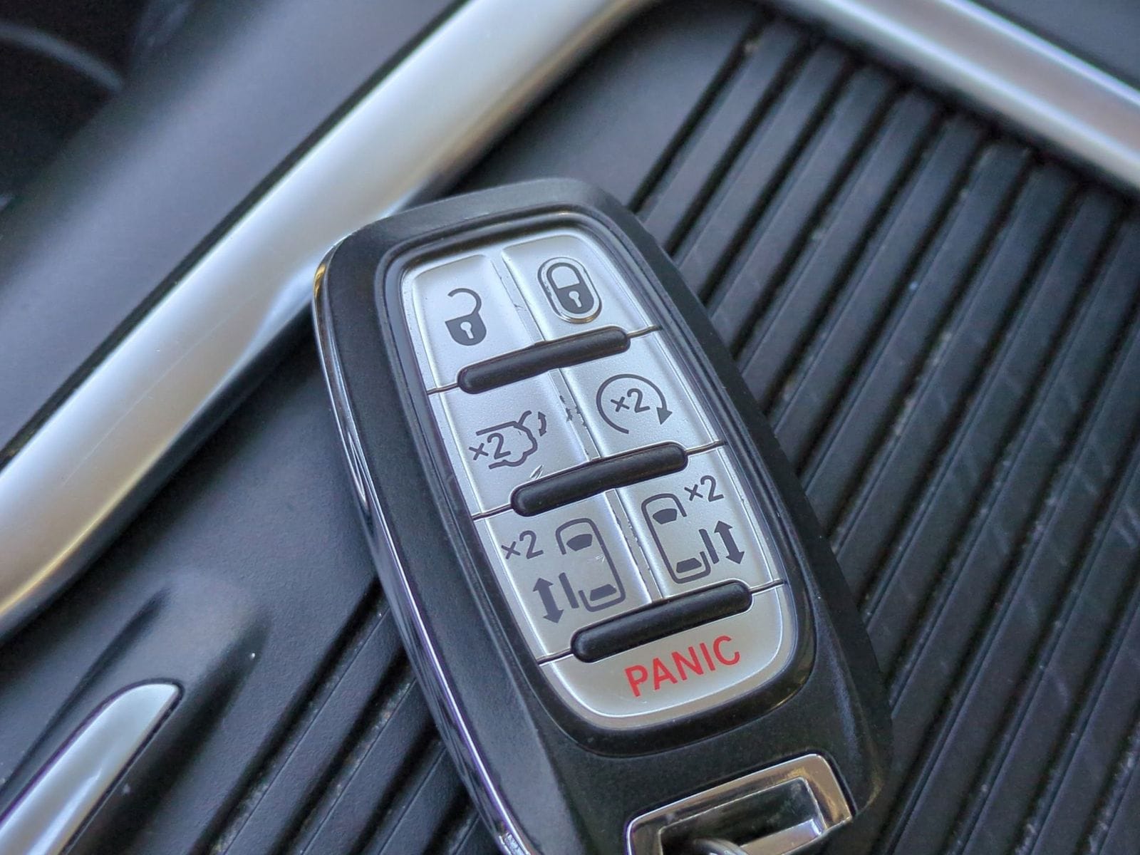 Thumbnail: 2017 Chrysler Pacifica - 44