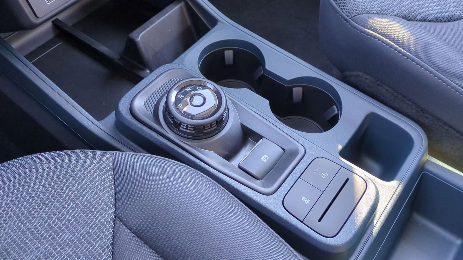 Thumbnail: 2025 Ford Maverick - 31