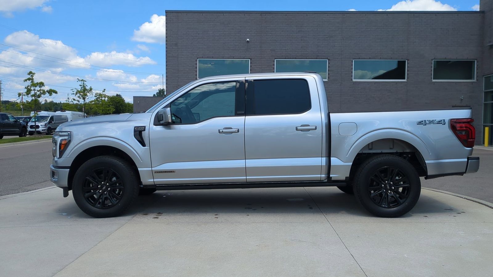 2025 Ford F-150 Platinum photo 2