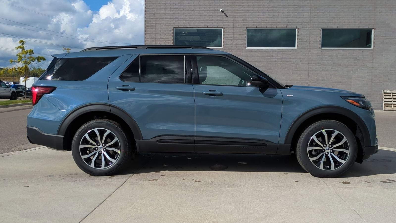 Thumbnail: 2025 Ford Explorer - 6