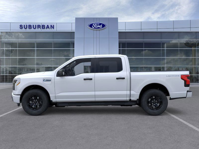 2025 Ford F-150 Lightning XLT photo 3