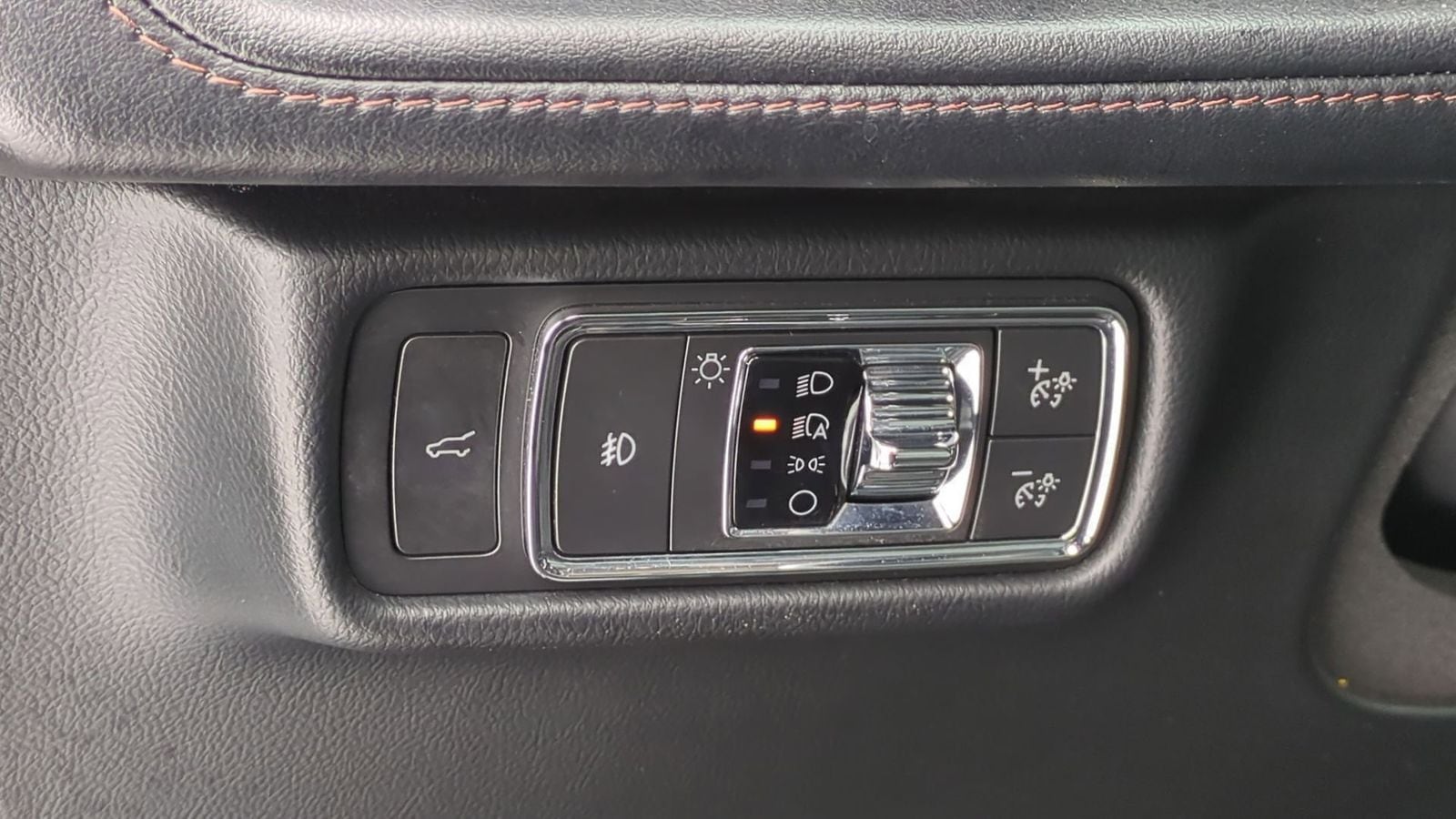 Thumbnail: 2020 Lincoln Aviator - 17