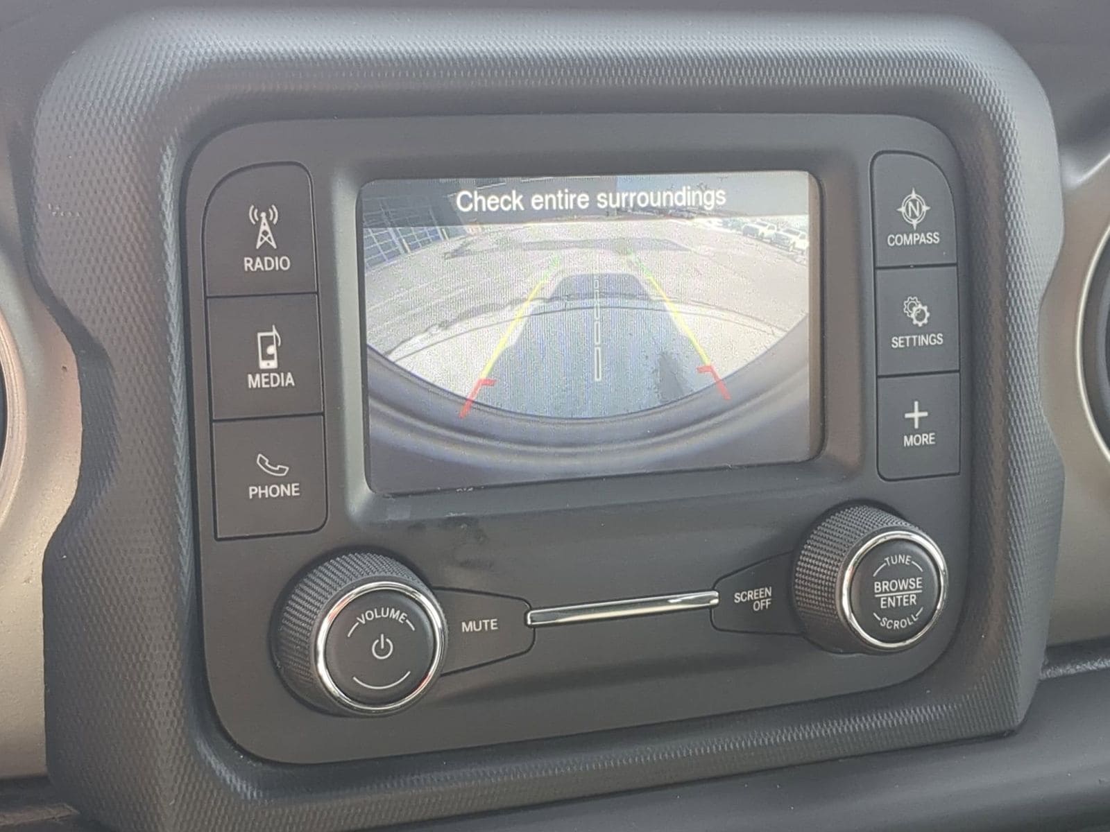 Thumbnail: 2018 Jeep Wrangler - 32