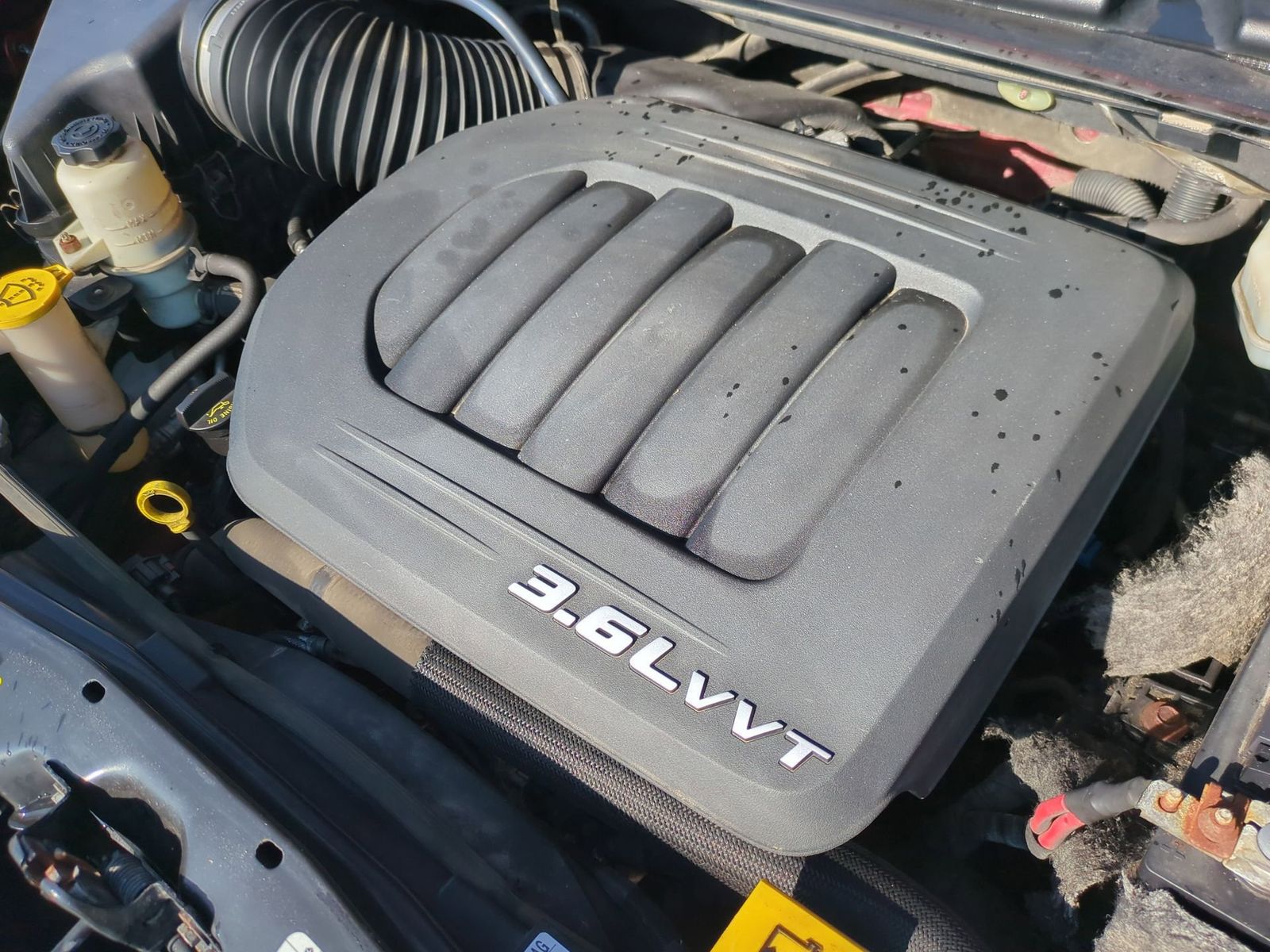 Thumbnail: 2012 Chrysler Town & Country - 16