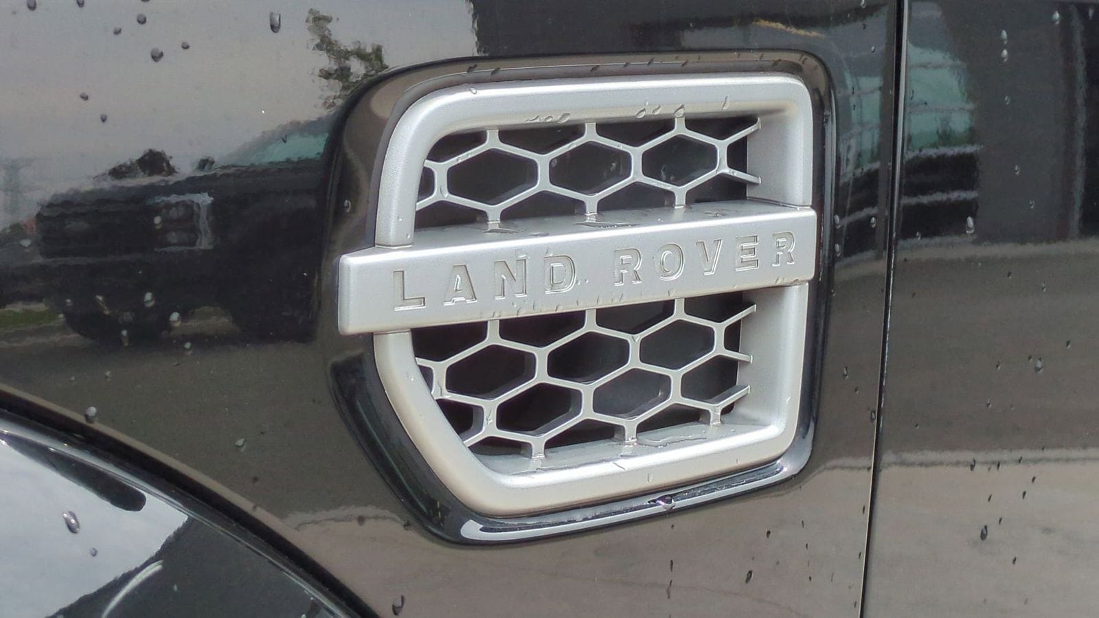 Thumbnail: 2011 Land Rover LR4 - 10