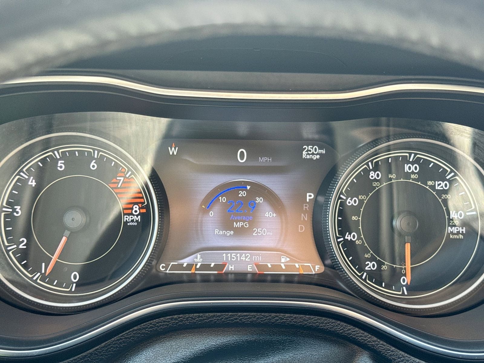 Thumbnail: 2019 Jeep Cherokee - 38