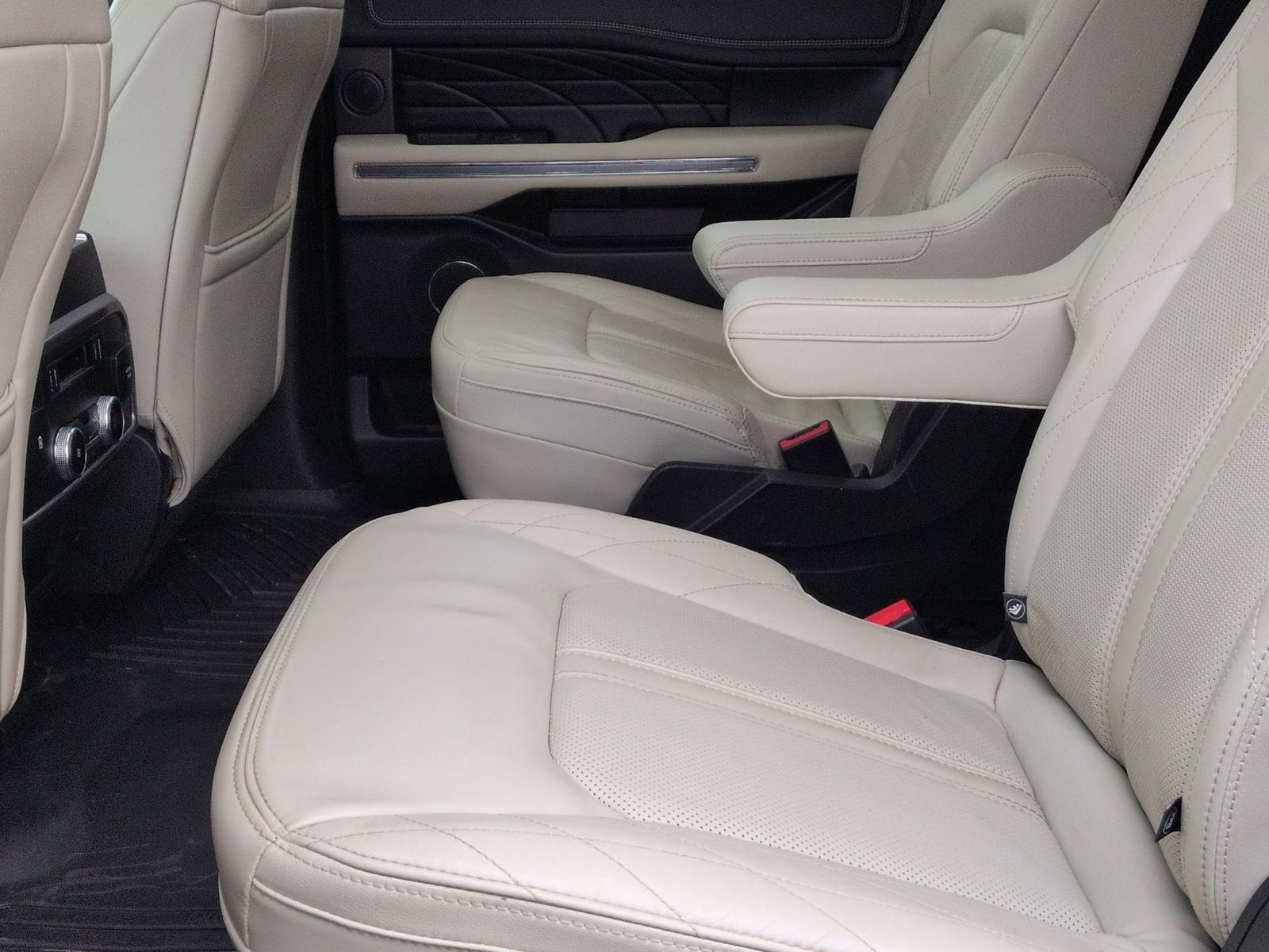 Thumbnail: 2019 Ford Expedition - 22