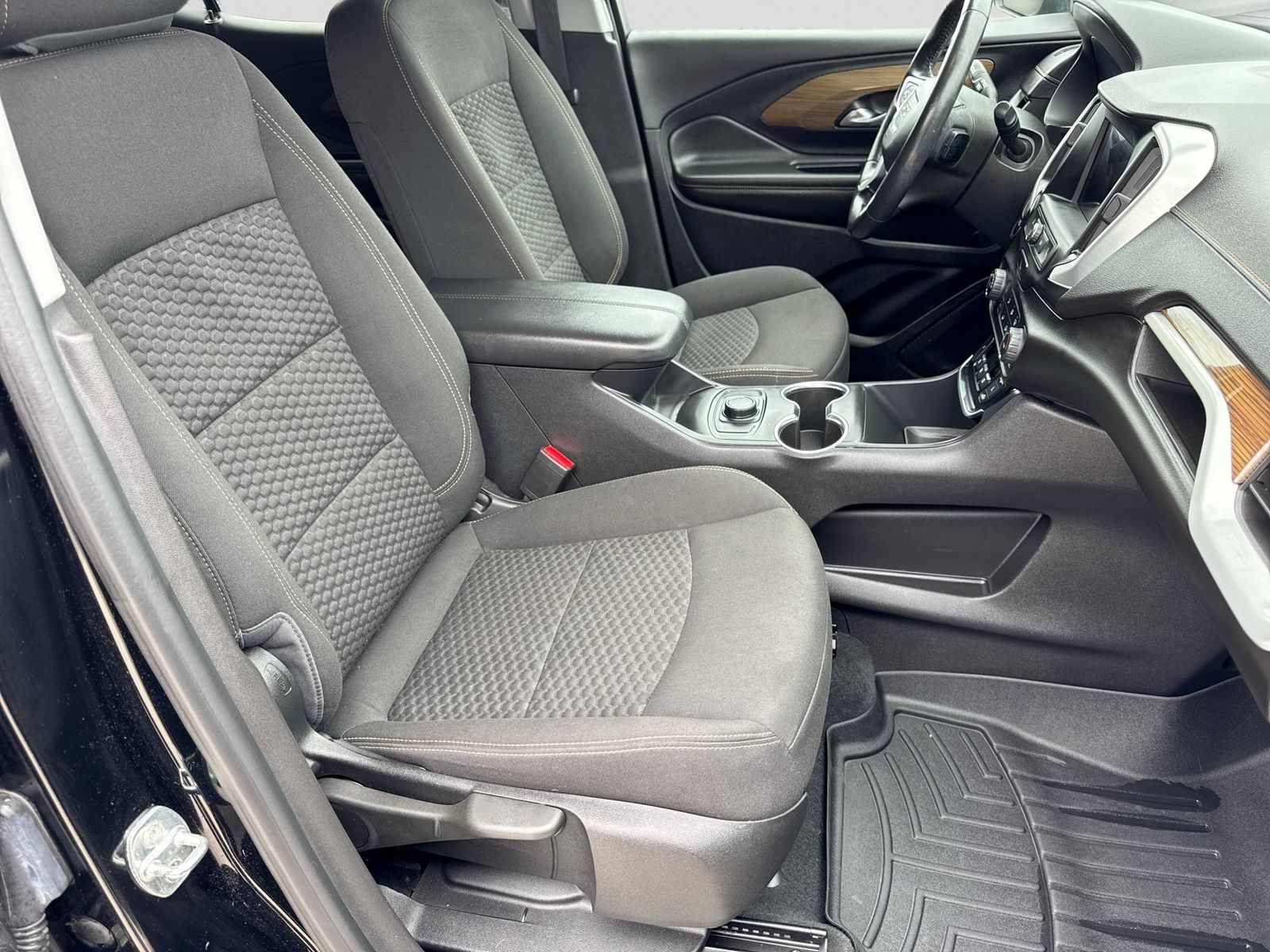 Thumbnail: 2020 GMC Terrain - 23