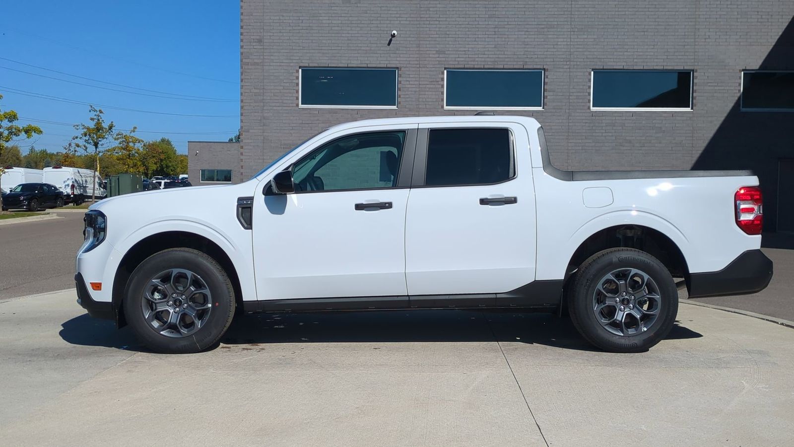 2025 Ford Maverick XLT photo 2