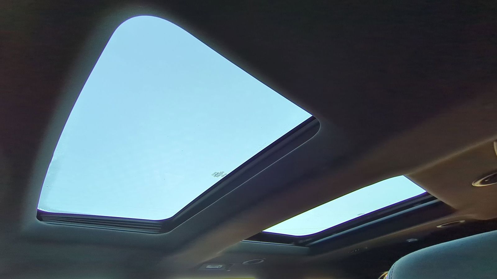 Thumbnail: 2015 Ford Explorer - 19