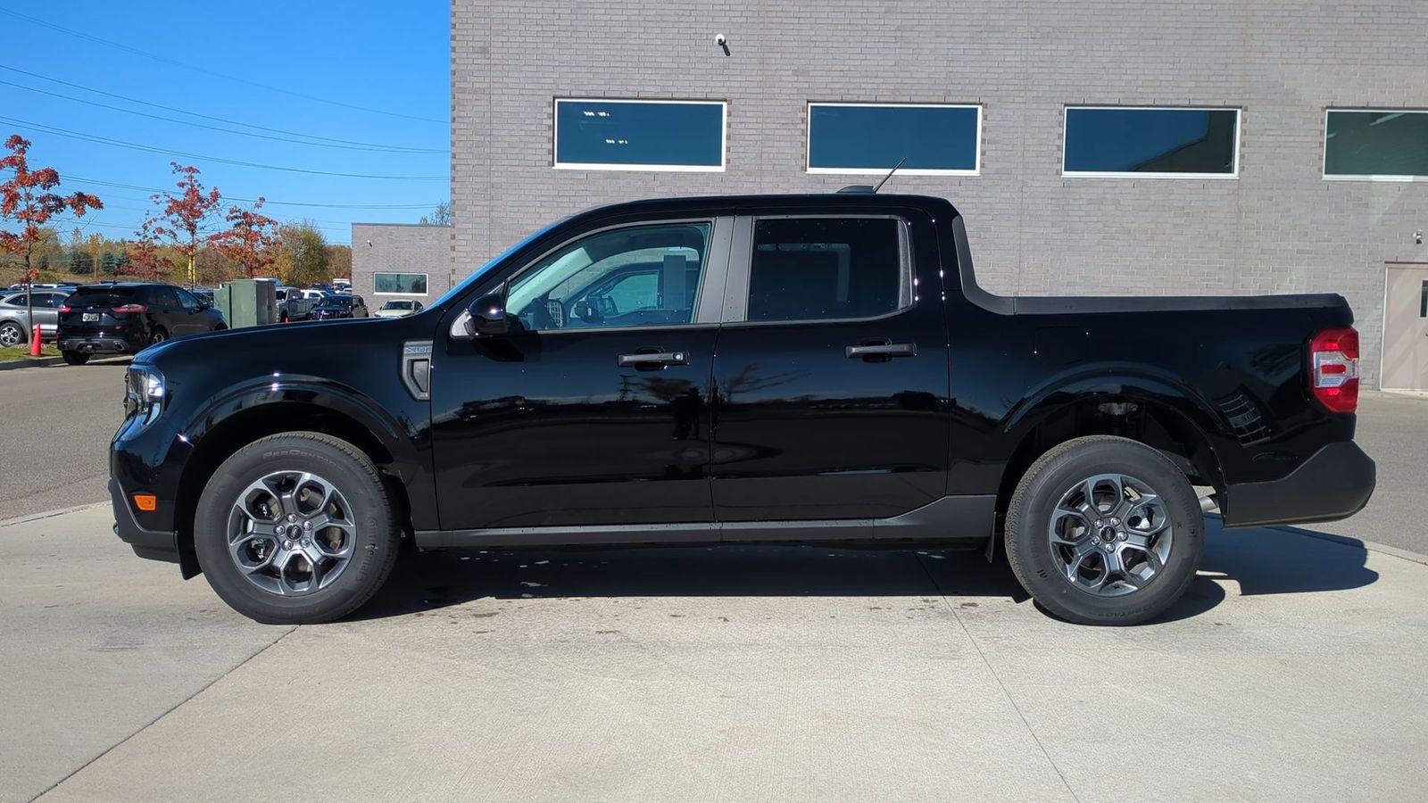 2025 Ford Maverick XLT photo 2