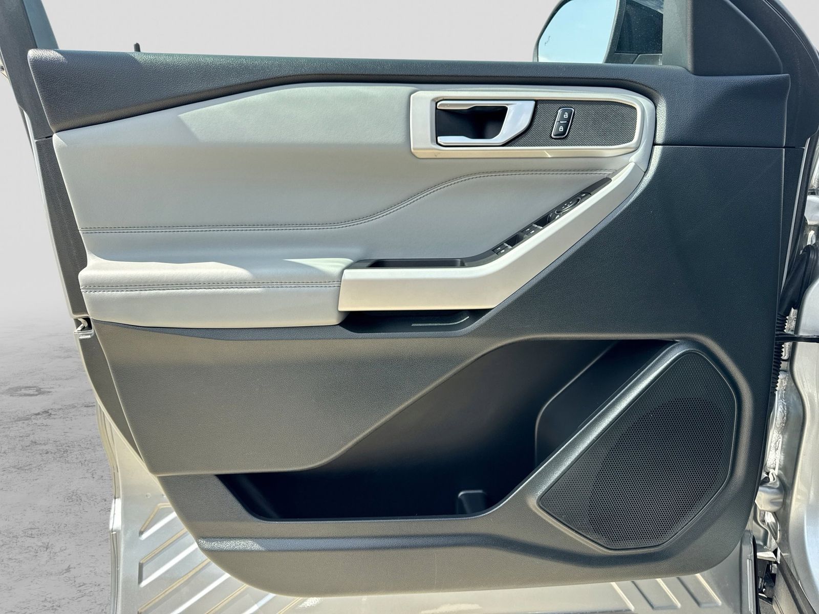 Thumbnail: 2023 Ford Explorer - 34