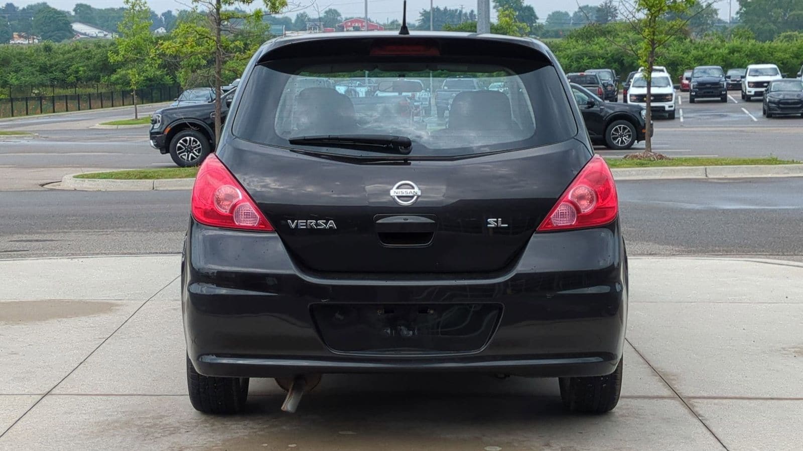 Thumbnail: 2011 Nissan Versa - 4