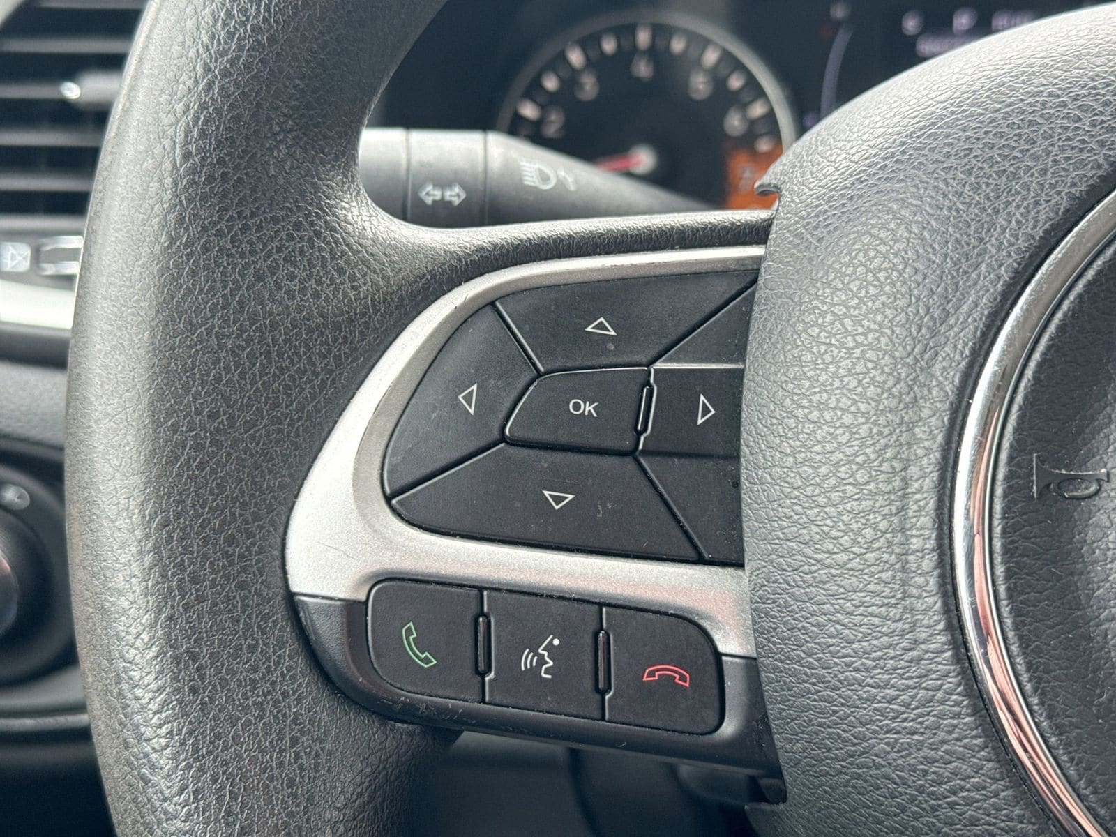 Thumbnail: 2018 Jeep Renegade - 27