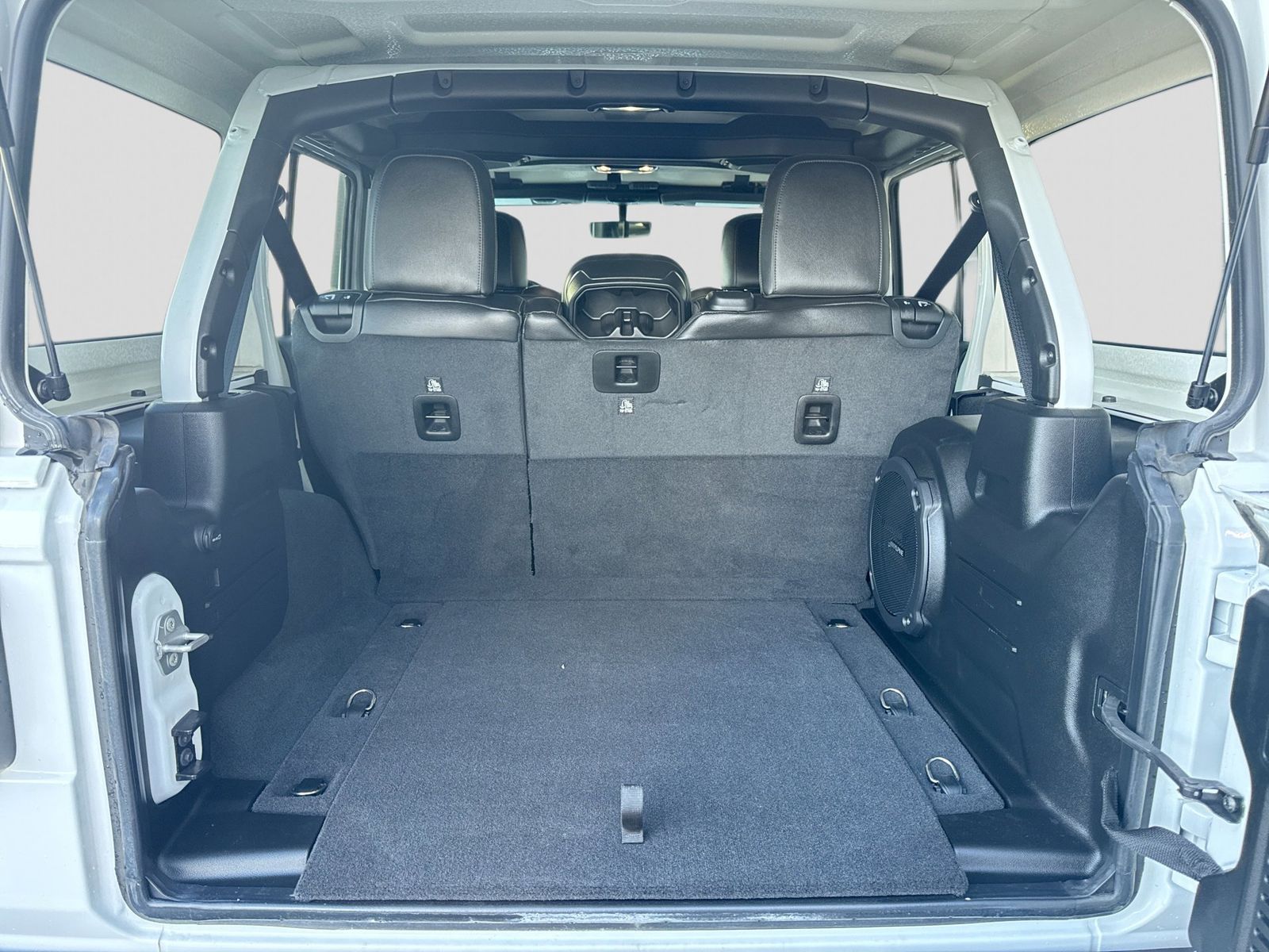 Thumbnail: 2021 Jeep Wrangler - 37