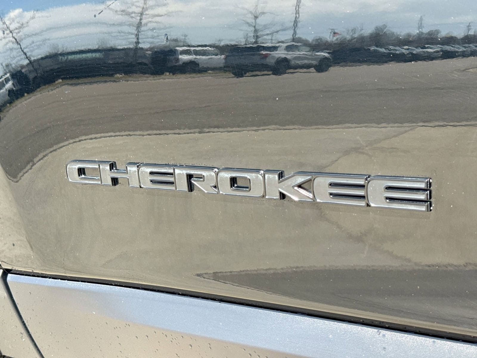 Thumbnail: 2021 Jeep Cherokee - 12