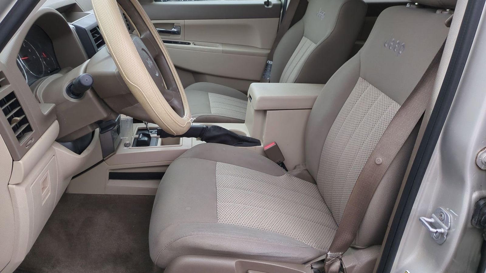 Thumbnail: 2009 Jeep Liberty - 15