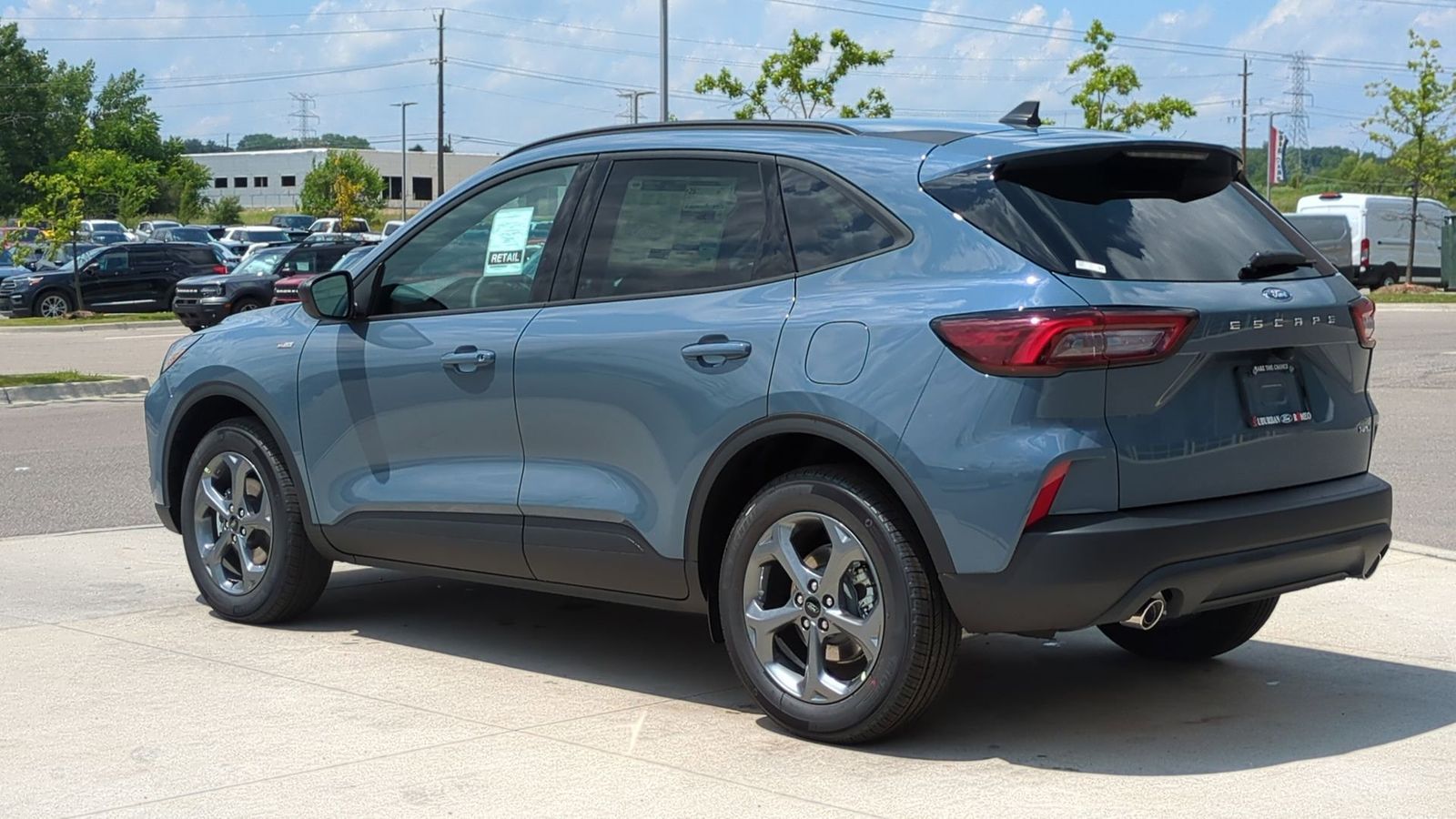 2025 Ford Escape ST-Line photo 2