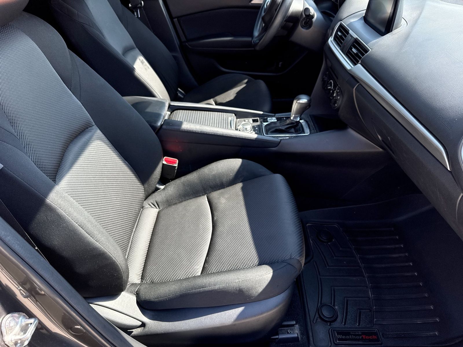 Thumbnail: 2018 Mazda Mazda3 - 23