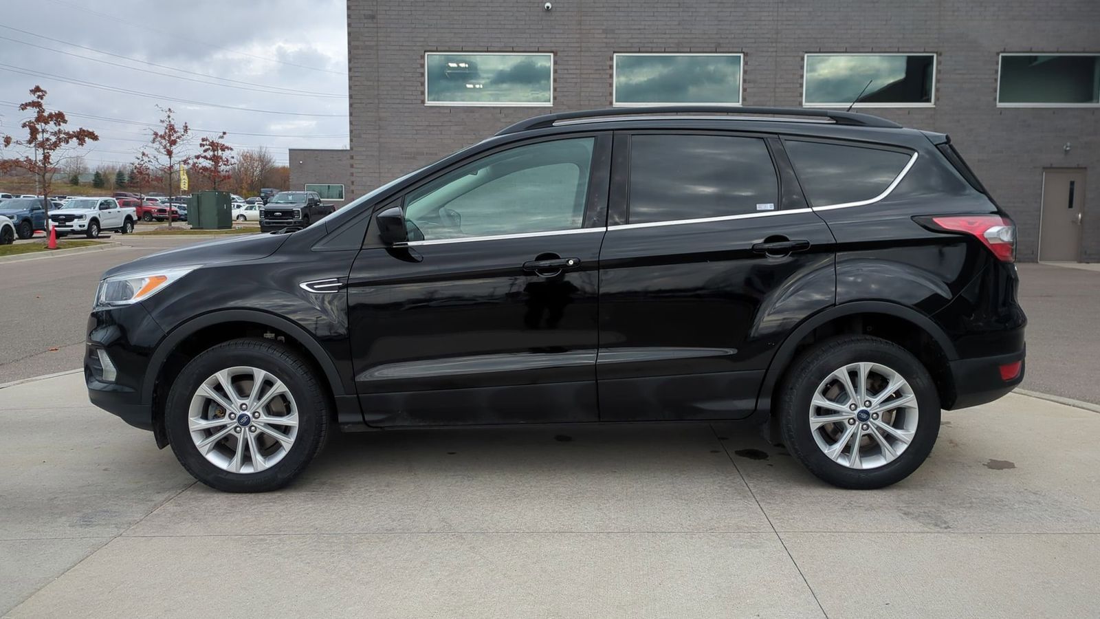 2018 Ford Escape SE photo 2