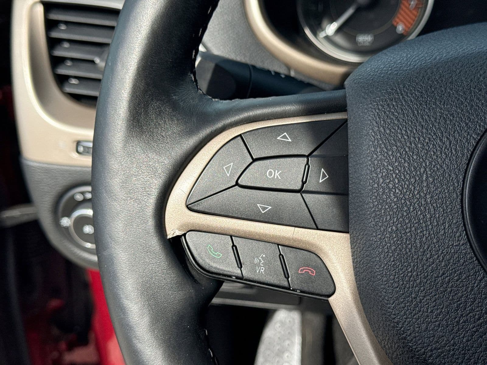 Thumbnail: 2014 Jeep Cherokee - 27