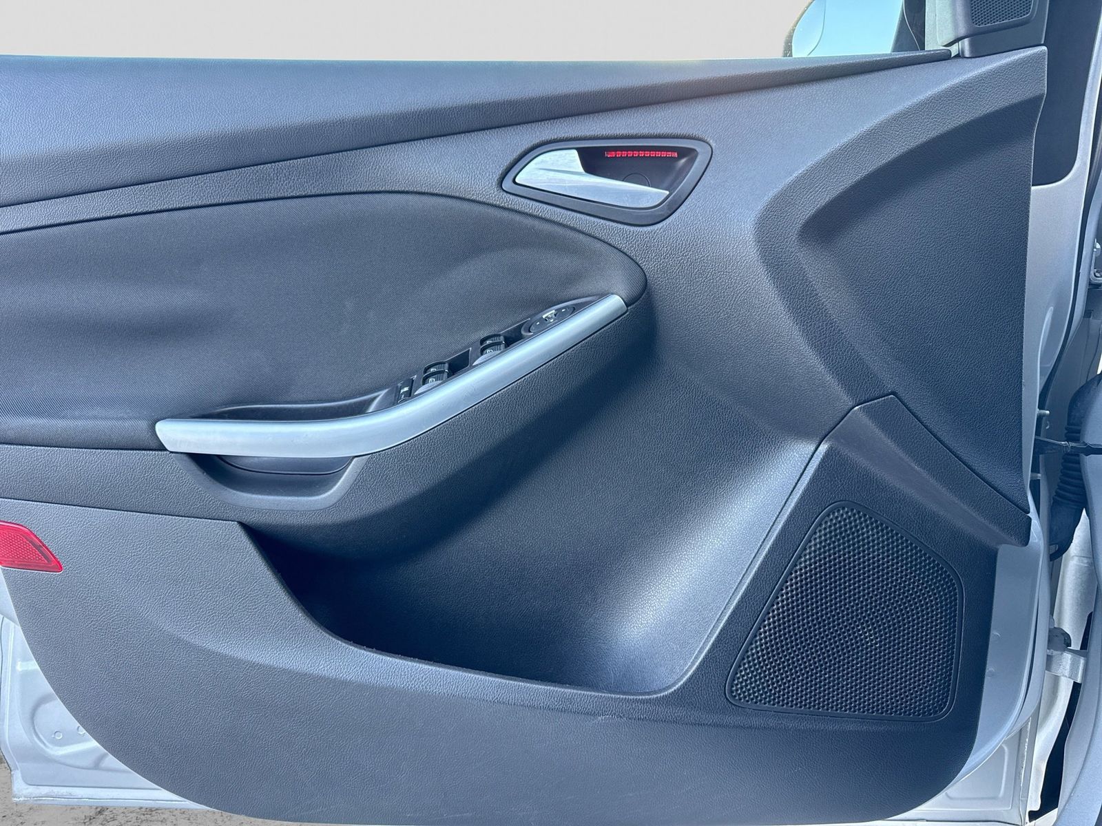 Thumbnail: 2013 Ford Focus - 27