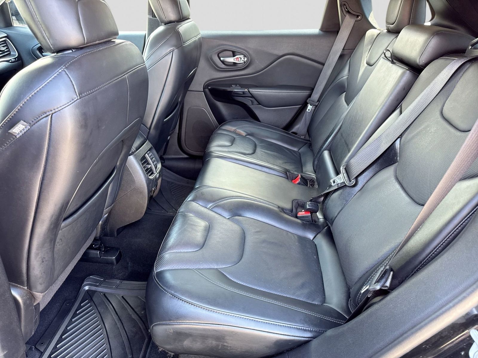 Thumbnail: 2021 Jeep Cherokee - 5