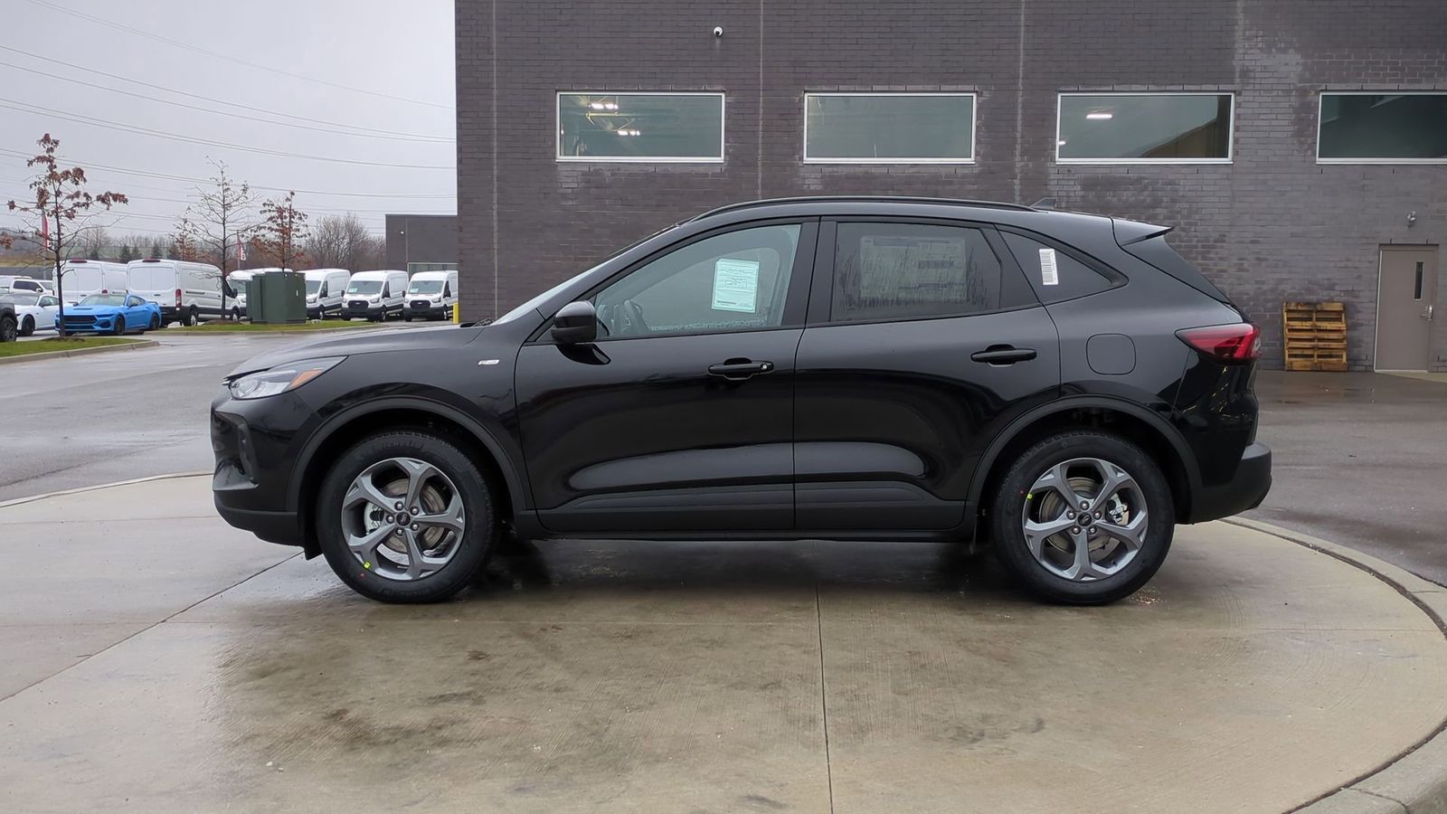 2025 Ford Escape Hybrid ST-Line Select photo 2