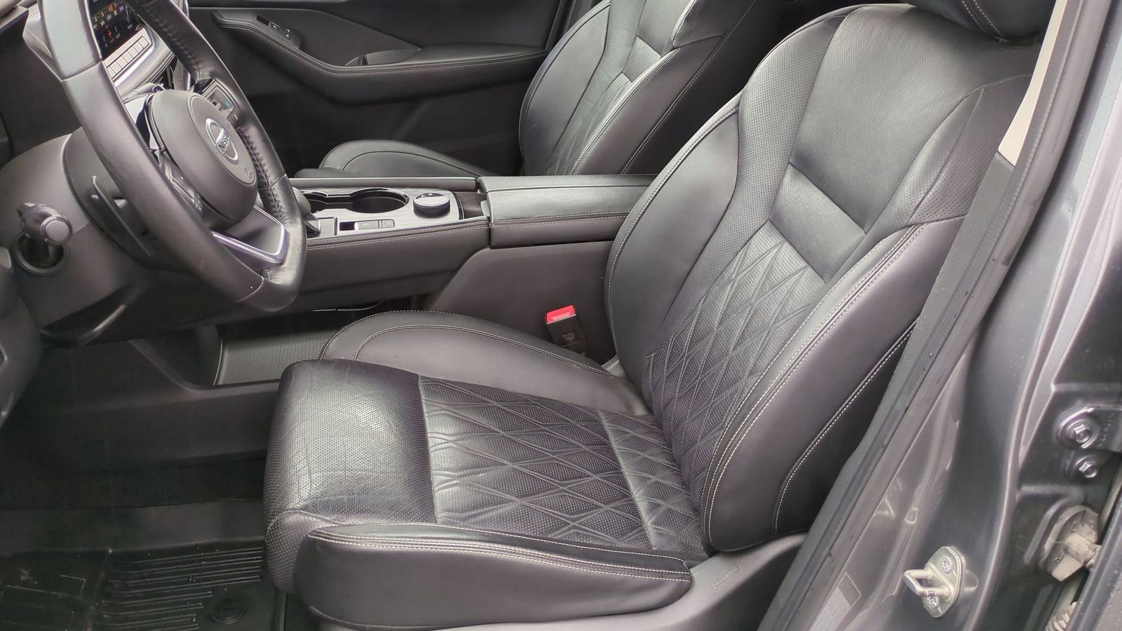 2021 Nissan Rogue Platinum 18