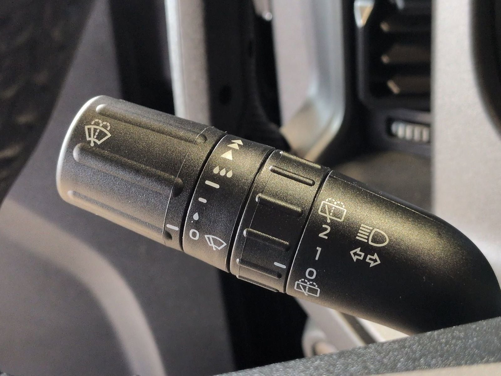 Thumbnail: 2025 Ford Bronco - 32