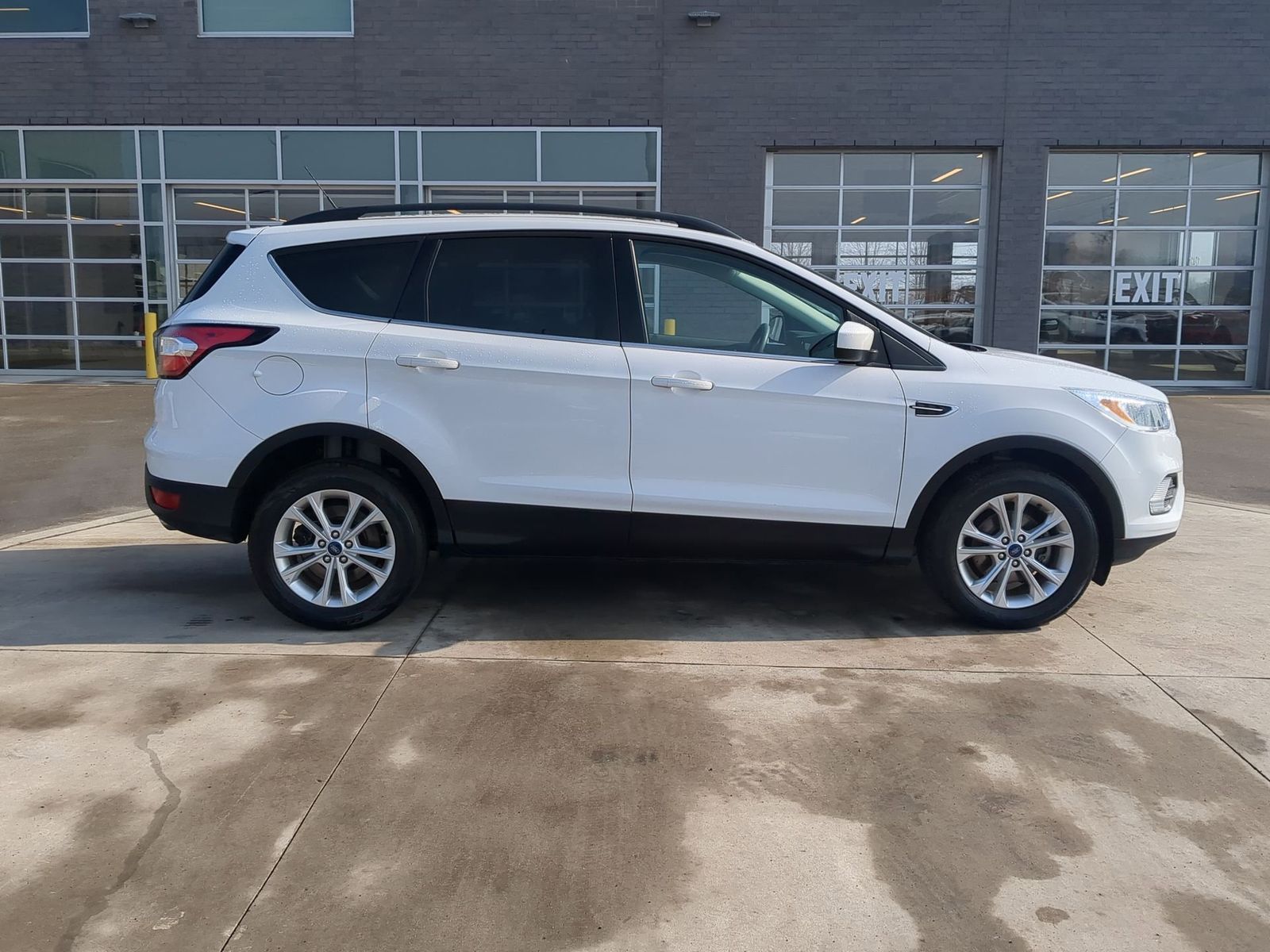 Thumbnail: 2018 Ford Escape - 9