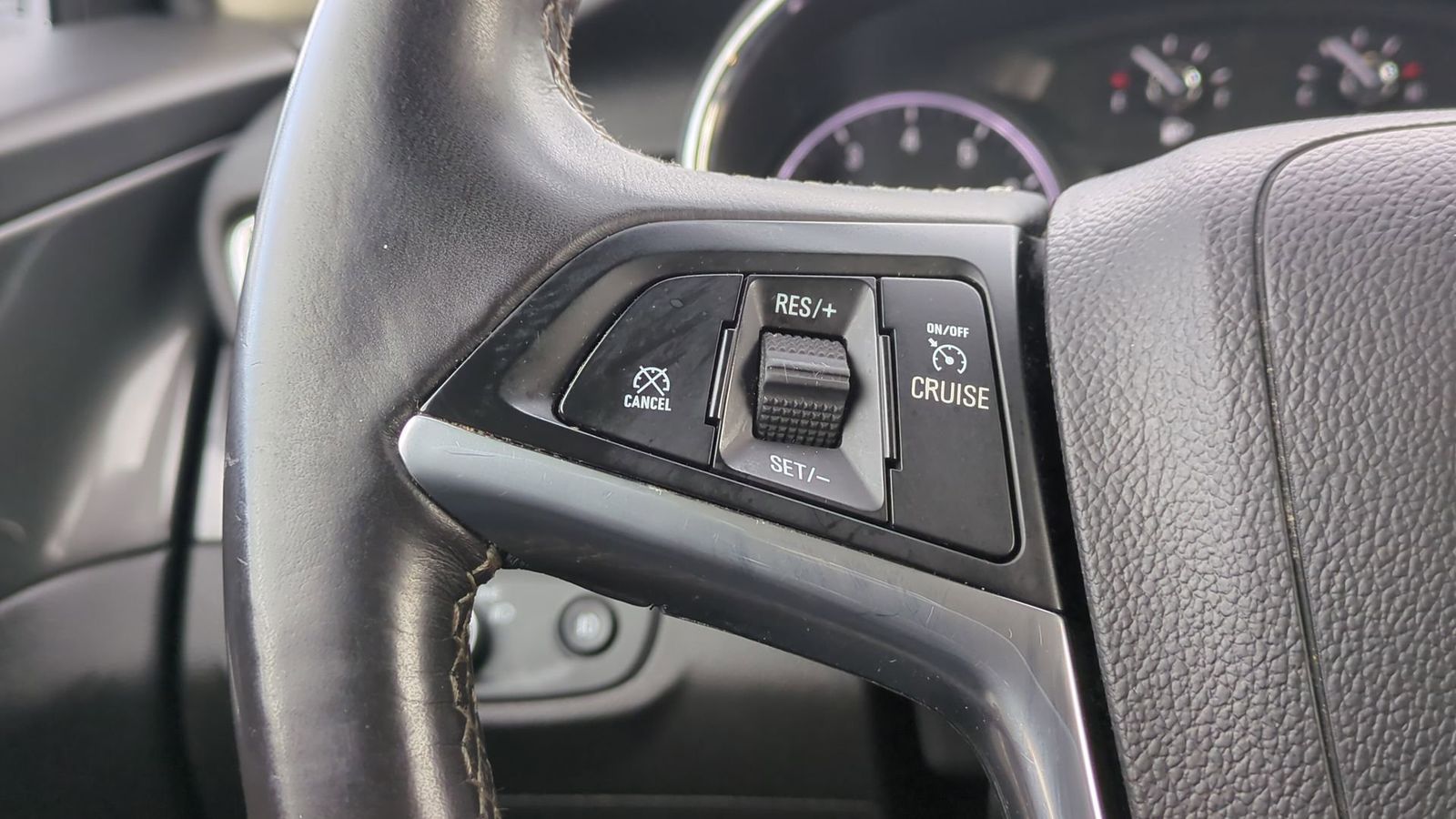 Thumbnail: 2018 Buick Encore - 25