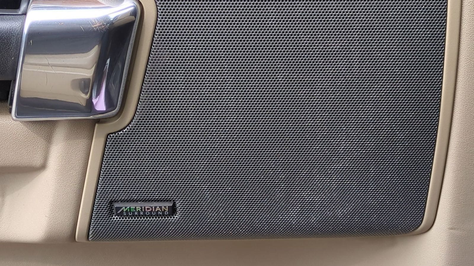 Thumbnail: 2011 Land Rover LR4 - 32
