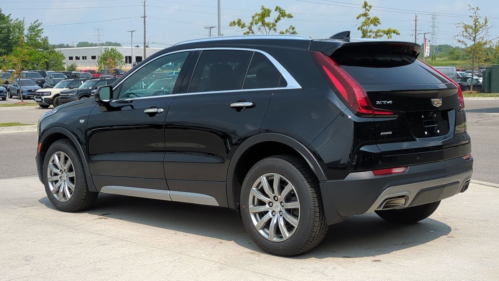 Thumbnail: 2019 Cadillac XT4 - 3