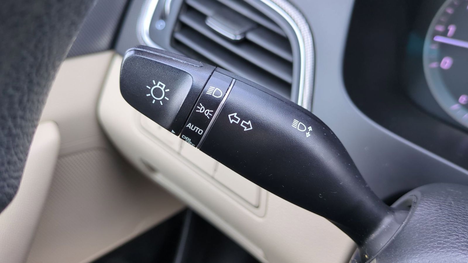 Thumbnail: 2016 Hyundai Sonata - 24