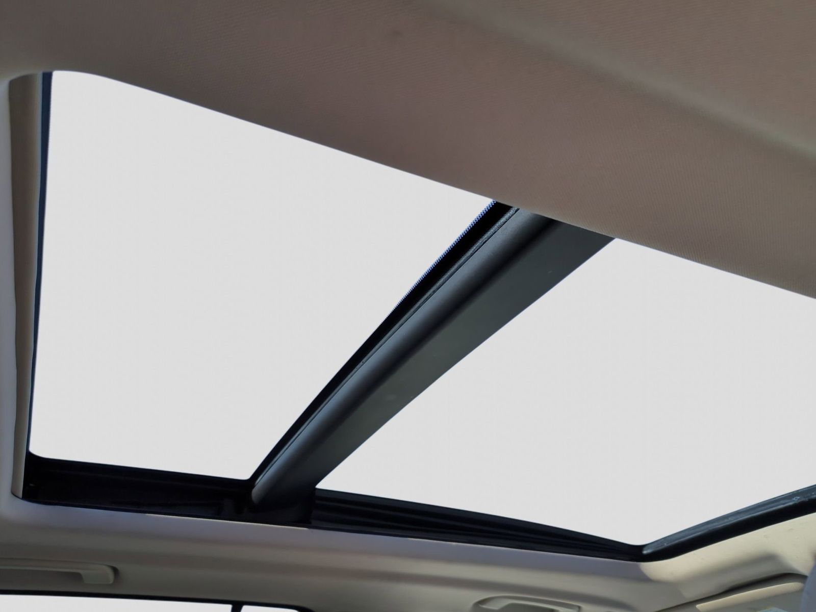 Thumbnail: 2016 BMW X5 - 23