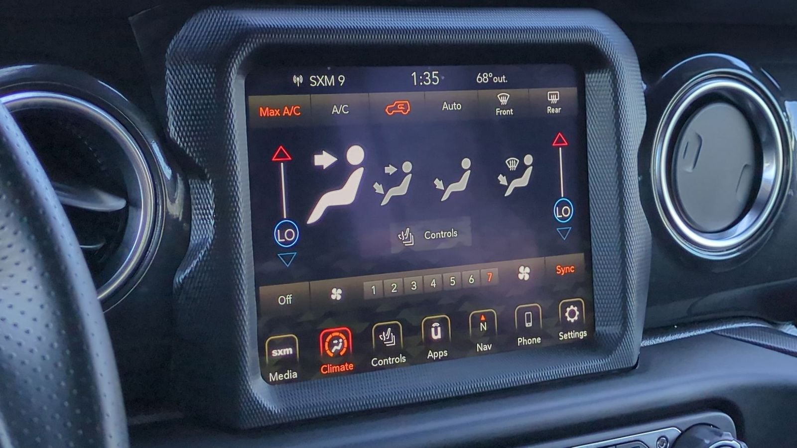 Thumbnail: 2021 Jeep Wrangler - 34